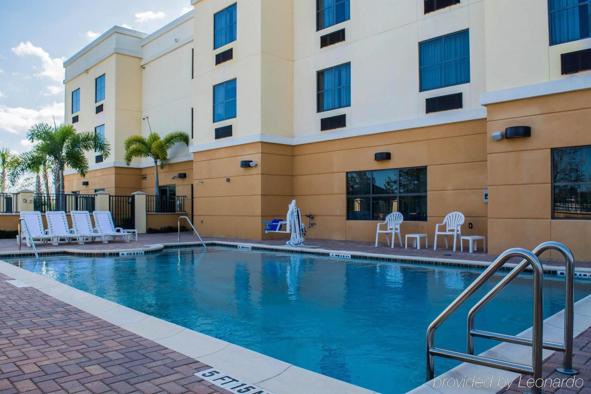 Comfort Suites Vero Beach I-95 Εξωτερικό φωτογραφία